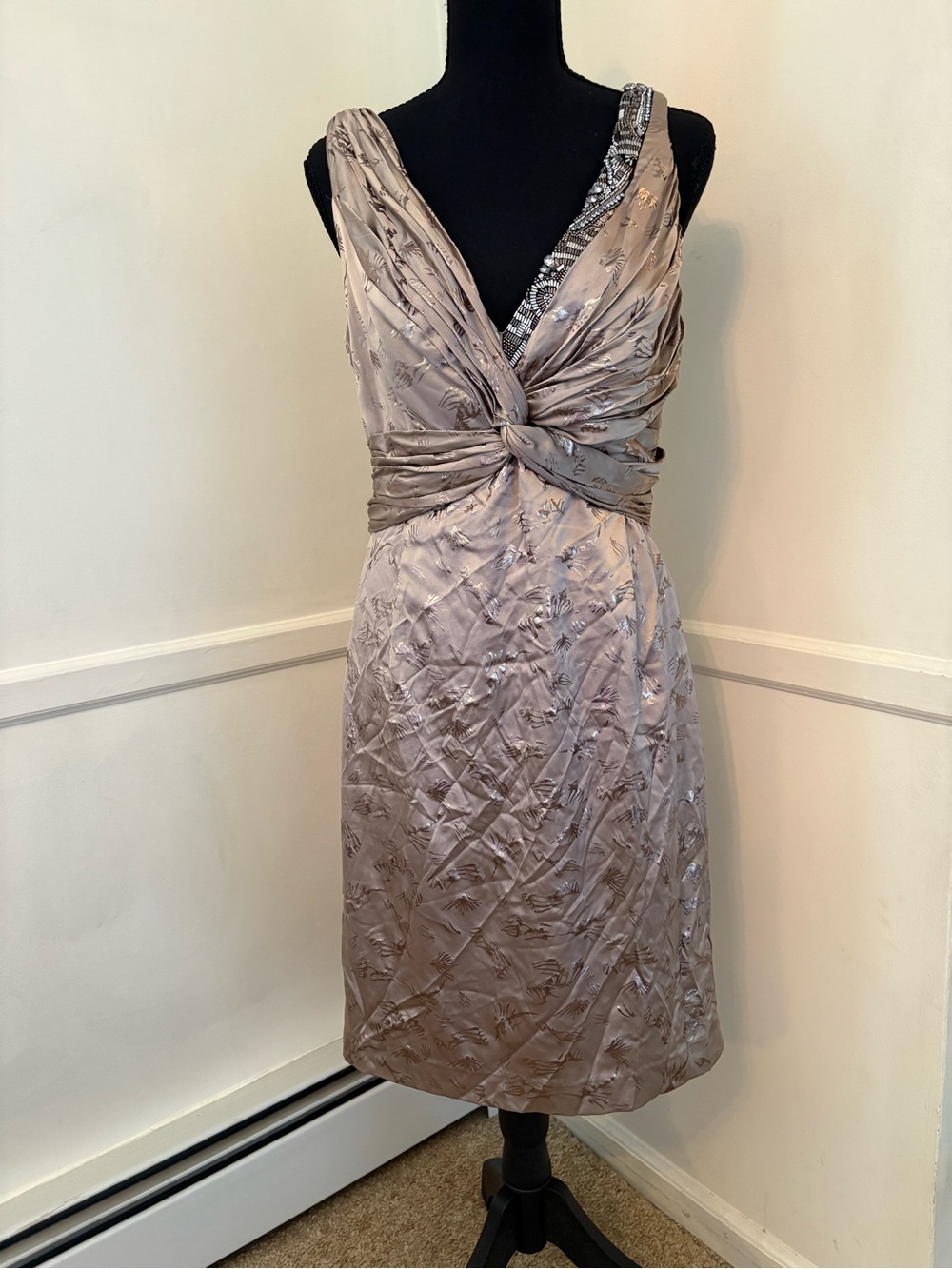 Gold Label Nicole Miller metallic champagne gold  SILK bodycon/sheath dress.Sz 8
